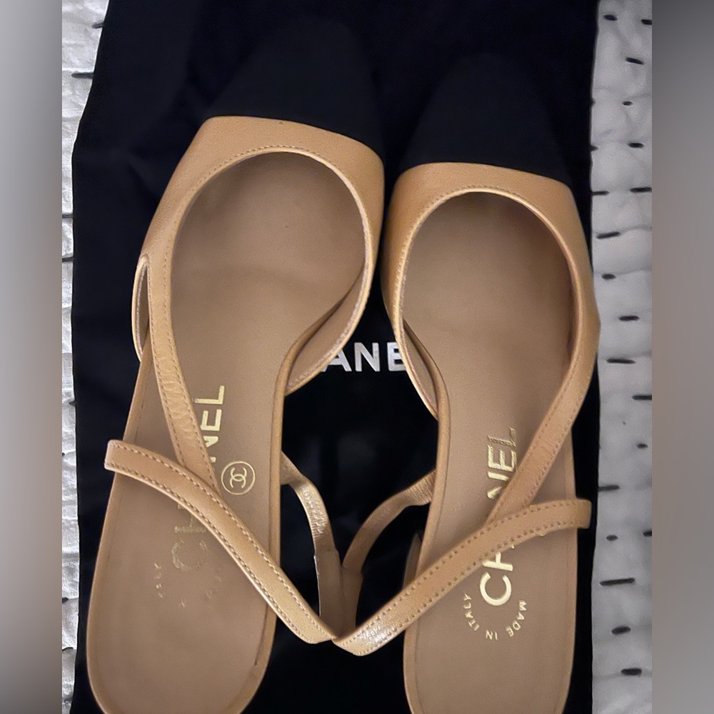 Chanel Slingbacks Beige/Black- Size 35